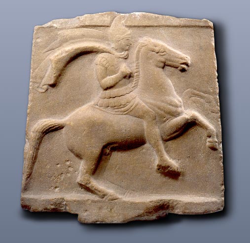 Македонски коњаник, релјеф